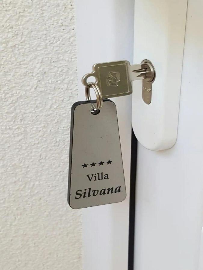 Apartments Villa Silvana Mlini Pokoj fotografie